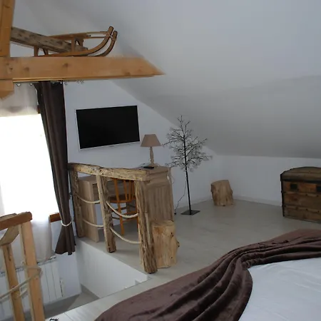 La Ferme De Coron Frühstückspension Belley