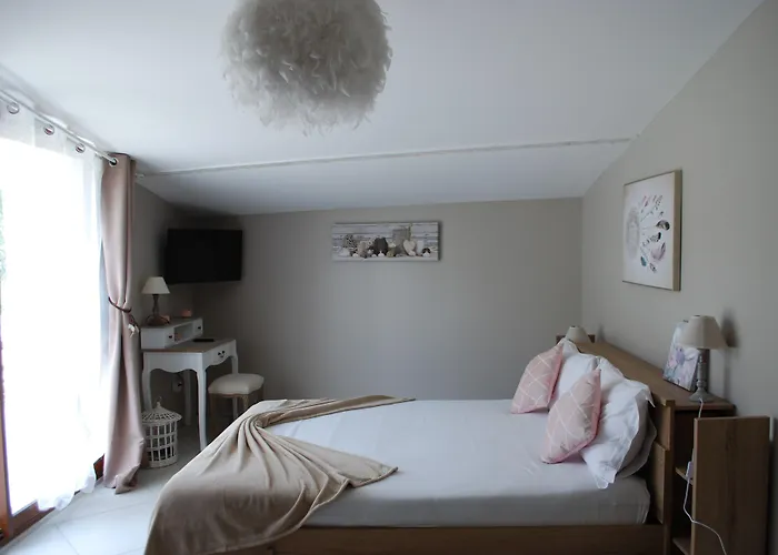 La Ferme De Coron Bed & Breakfast Belley
