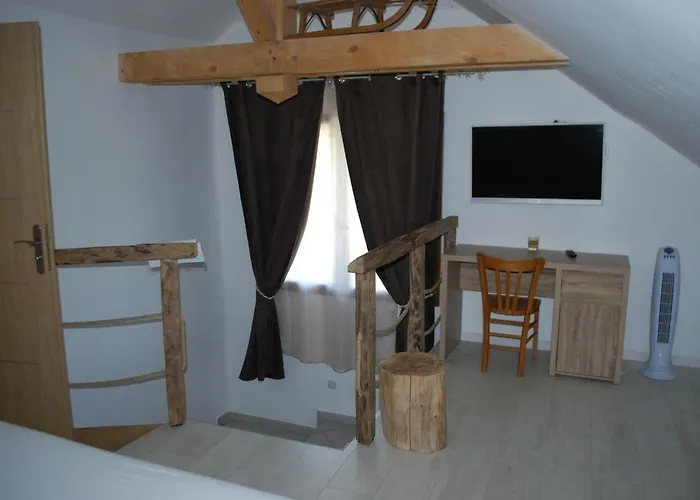 La Ferme De Coron לינה וארוחת בוקר